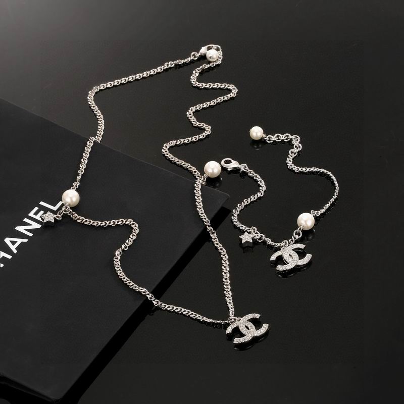Chanel Suits 03yxs39